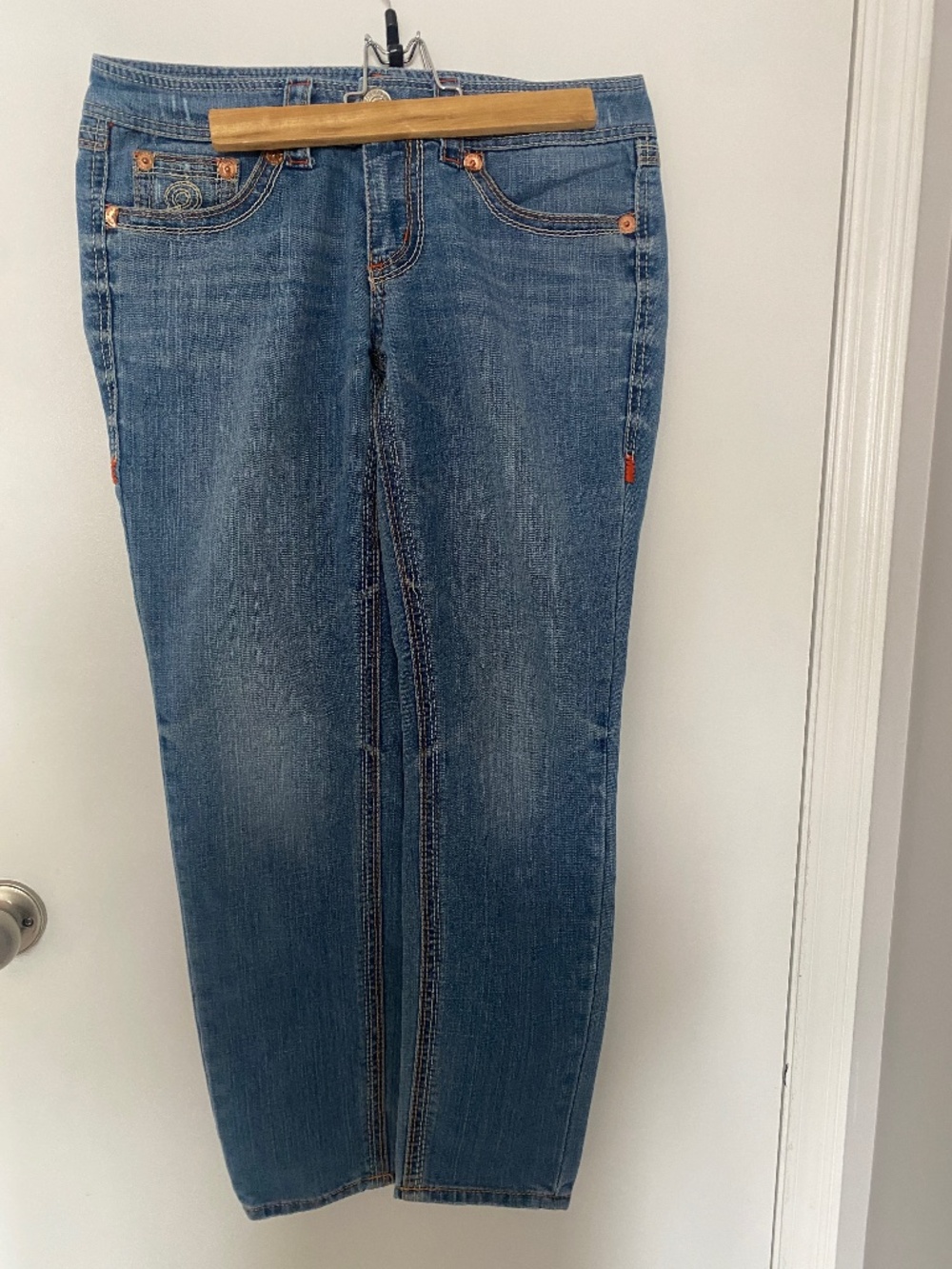 Seven7 skinny-straight low-rise Y2K distressed jeans size 10